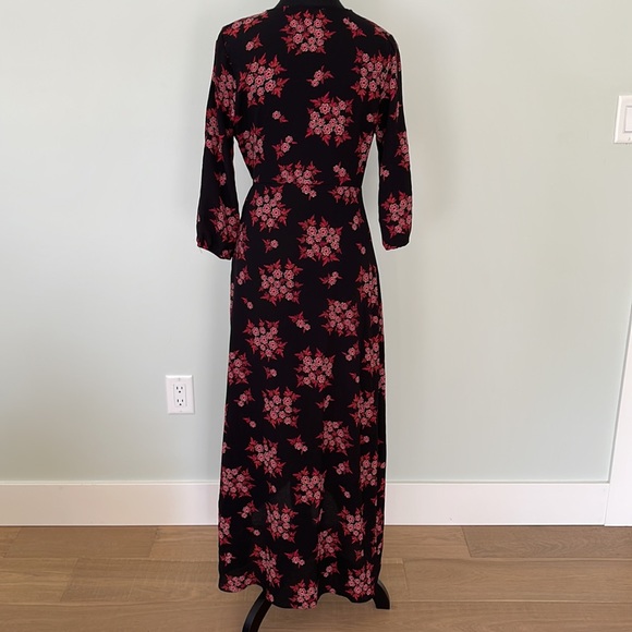 Beautiful long wrap dress - Picture 5 of 10